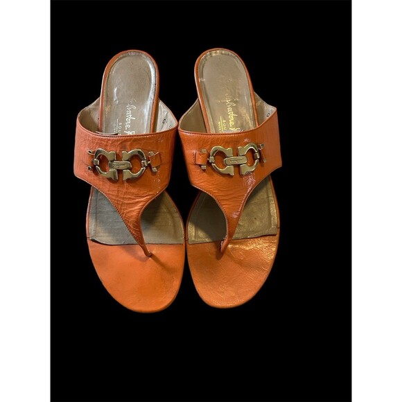SALVATORE FERRAGAMO Leather Gancini Women's Thong Sandals Sz US 10 B - Orange - Picture 1 of 10